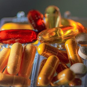 Zależność skuteczności lek&oacute;w stosowanych w gastroenterologii od proces&oacute;w farmakokinetycznych