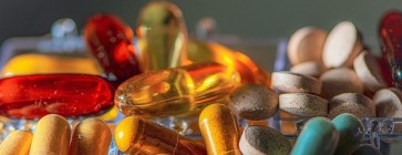 Zależność skuteczności lek&oacute;w stosowanych w gastroenterologii od proces&oacute;w farmakokinetycznych